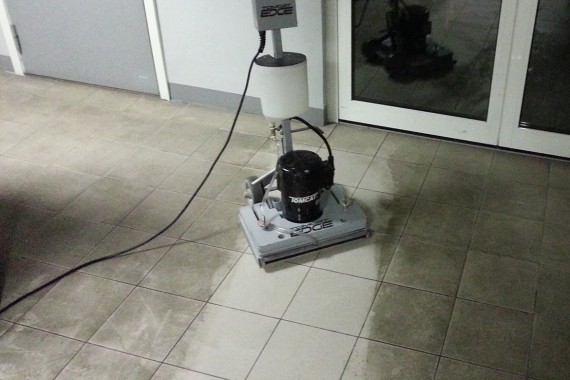 Edge Orbital Scrubber Drier